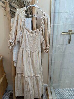 Women's Cream Daisy Embroidered Tiered Maxi Dress